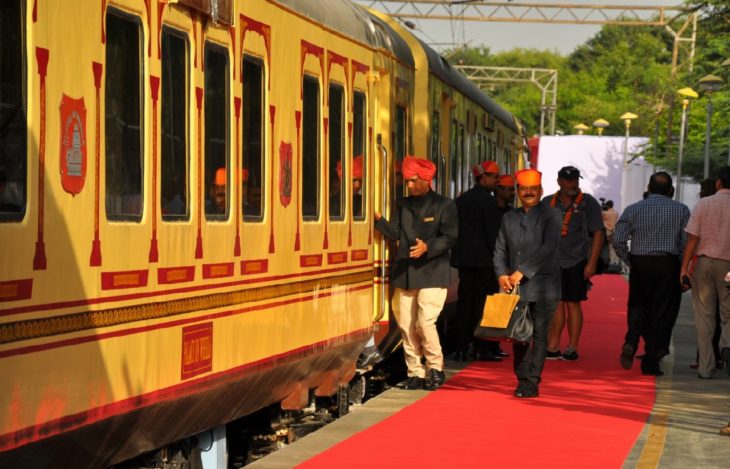 Luxury Train Trip from Delhi to Agra